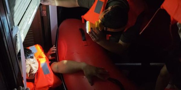 百进配资 “再晚十几分钟救生通道就彻底淹没！”慈利深夜转移13名师生，镇干部讲述惊险瞬间