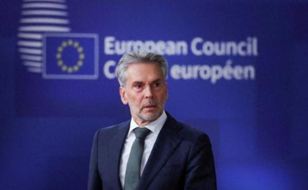 万无优配 荷兰连累整个欧盟，首相狡辩：不是针对中国